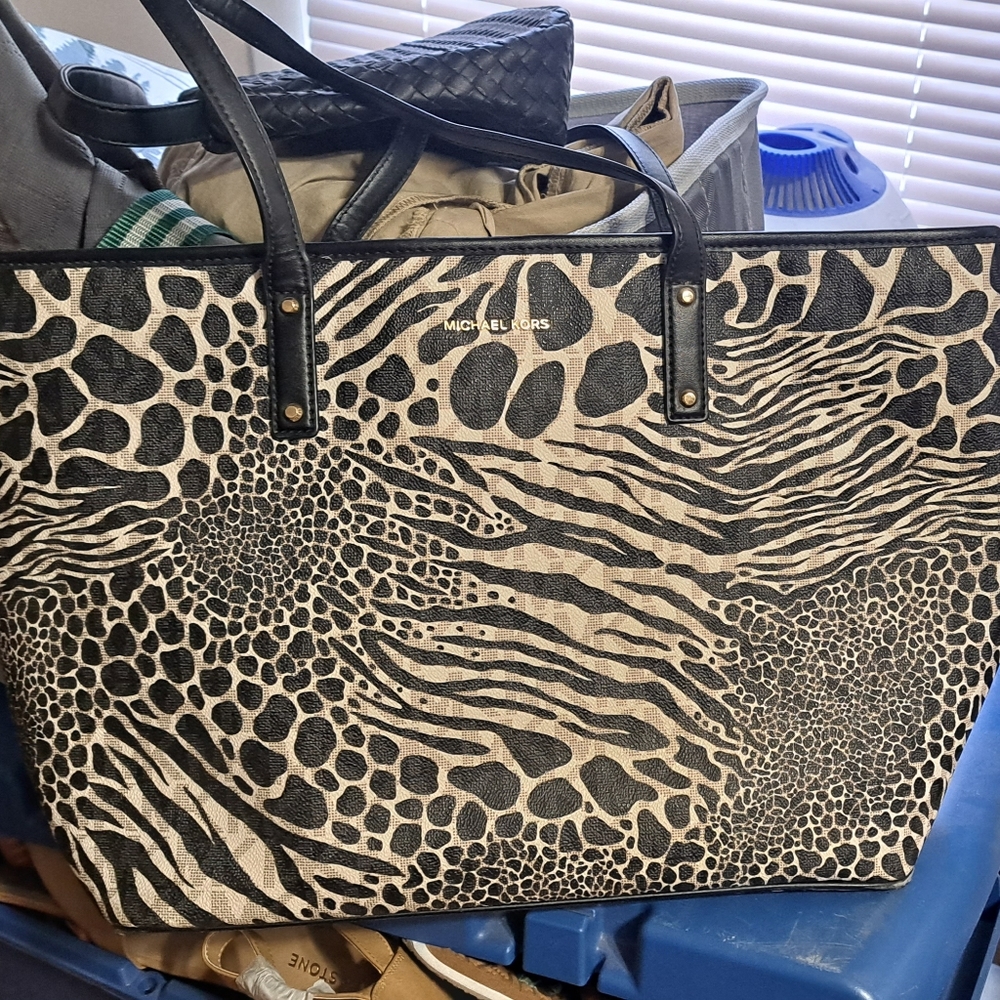 Mk purse